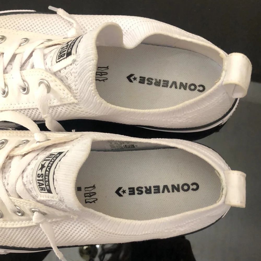 CONVERSE ALL STAR SNEAKERS MENS-BOYS SIZE 6